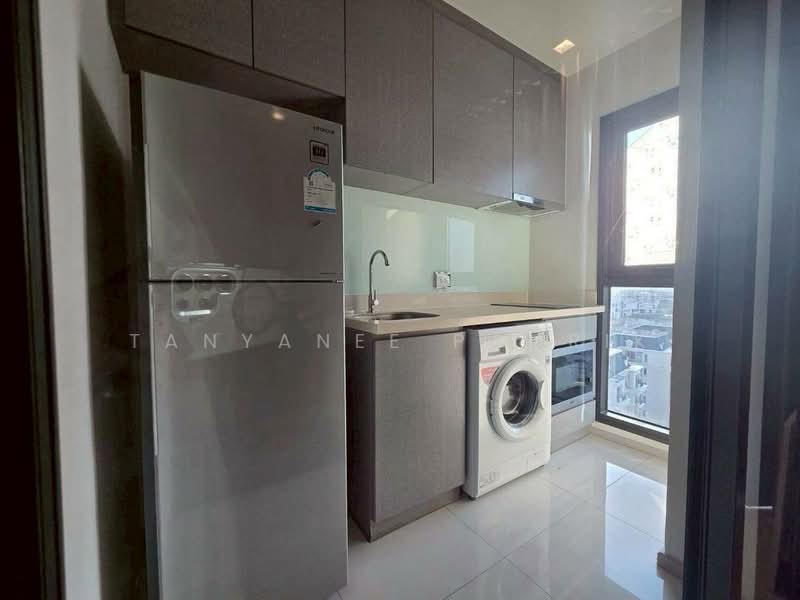 Rhythm Sukhumvit 36-38, Bangkok, 55 Soi Sukhumvit 36, Sukhumvit Road, Phra Kanong, Khlong Toei, Bangkok, 1 Bedroom, 33 sqm, Condo For Rent, by Tanyanee Paorik, 500247527 - DDproperty.com
