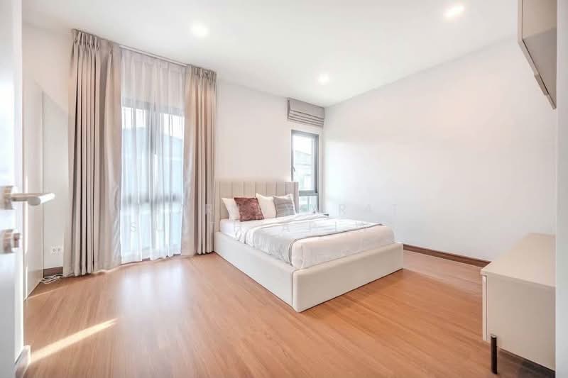 undefined, Bangkok, Hua Mak, Bang Kapi, Bangkok, 4 Bedrooms, 280 sqm, Single Detached House For Rent, by Sarunyarat Sutthiapiwat, 500247544 - DDproperty.com