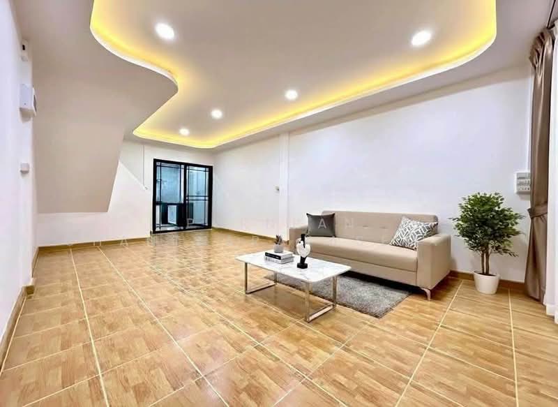 2-BR Townhouse, Bangkok, Bang Khun Sri, Bangkok Noi, Bangkok, 2 Bedrooms, 93 sqm, Townhouse For Sale, by Pornpan Chantharakasemchai, 500247567 - DDproperty.com