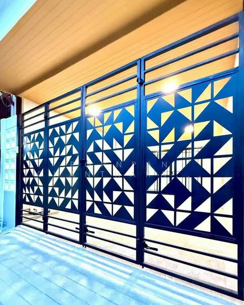 2-BR Townhouse, Bangkok, Bang Khun Sri, Bangkok Noi, Bangkok, 2 Bedrooms, 93 sqm, Townhouse For Sale, by Pornpan Chantharakasemchai, 500247567 - DDproperty.com