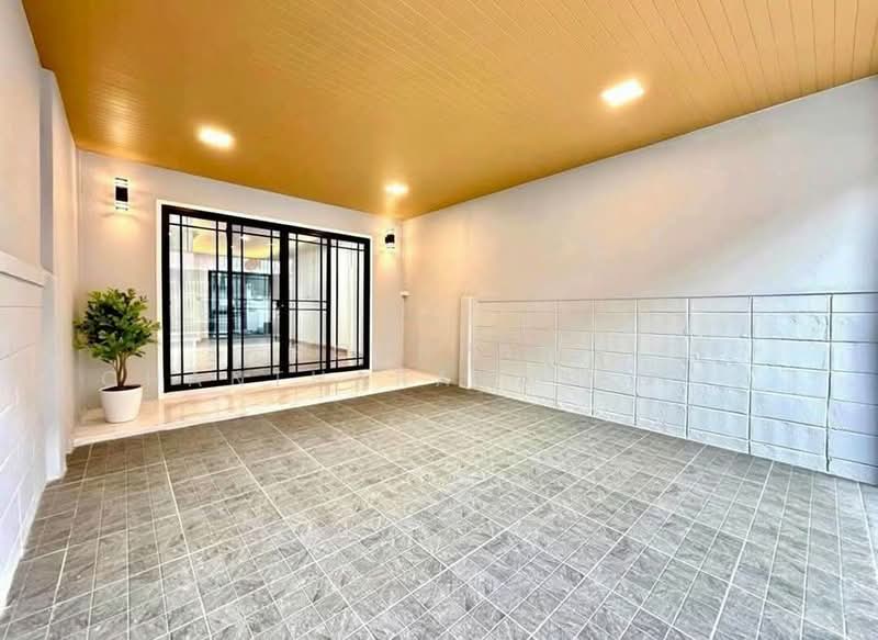 2-BR Townhouse, Bangkok, Bang Khun Sri, Bangkok Noi, Bangkok, 2 Bedrooms, 93 sqm, Townhouse For Sale, by Pornpan Chantharakasemchai, 500247567 - DDproperty.com