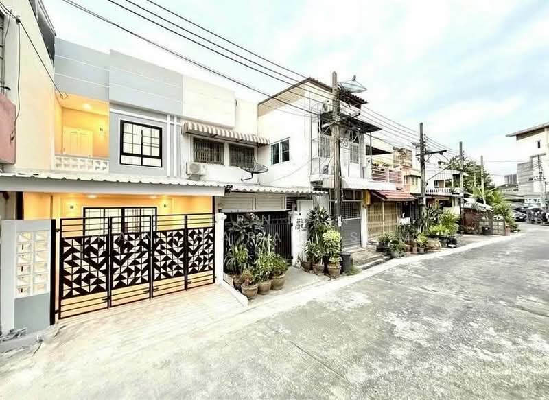 ทาวน์เฮ้าส์ 2-ห้องนอน, กรุงเทพ, บางขุนศรี, บางกอกน้อย, กรุงเทพ, 93 ตร.ม., ทาวน์เฮ้าส์ ขาย, โดย Pornpan Chantharakasemchai, 500247567 - DDproperty.com