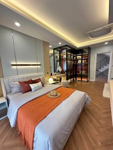 Vavila Sukhumvit 77, Bangkok, Lat Krabang Road, Lat Krabang, Lat Krabang, Bangkok, 4 Bedrooms, 557 sqm, Single Detached House For Sale, by Pornpan Chantharakasemchai, 500247610 - DDproperty.com