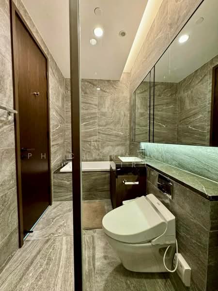 The Esse Sukhumvit 36, Bangkok, Soi Sukhumvit 36, Sukhumvit Road, Phra Kanong, Khlong Toei, Bangkok, 2 Bedrooms, 77 sqm, Condo For Sale, by Phacharakorn Anusiri, 500247668 - DDproperty.com