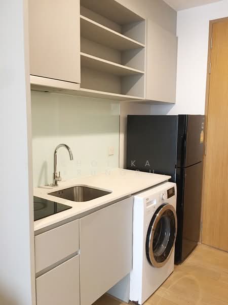 Noble Revo Silom, Bangkok, 88 Soi Surasak Surasak Road, Silom, Bang Rak, Bangkok, Studio, 34 sqm, Condo For Rent, by Chotika Rakrungrueang, 500247784 - DDproperty.com