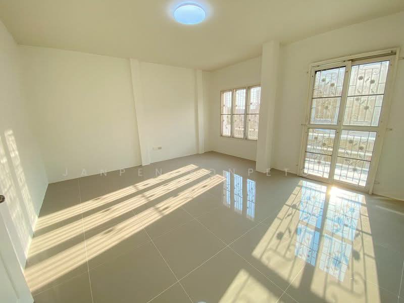 ม.เพิ่มทรัพย์, Chon Buri (Pattaya), Bueng, Si Racha, Chon Buri (Pattaya), 3 Bedrooms, 84 sqm, Semi-Detached House (Twin House) For Sale, by Janpen Konpetch, 500247824 - DDproperty.com