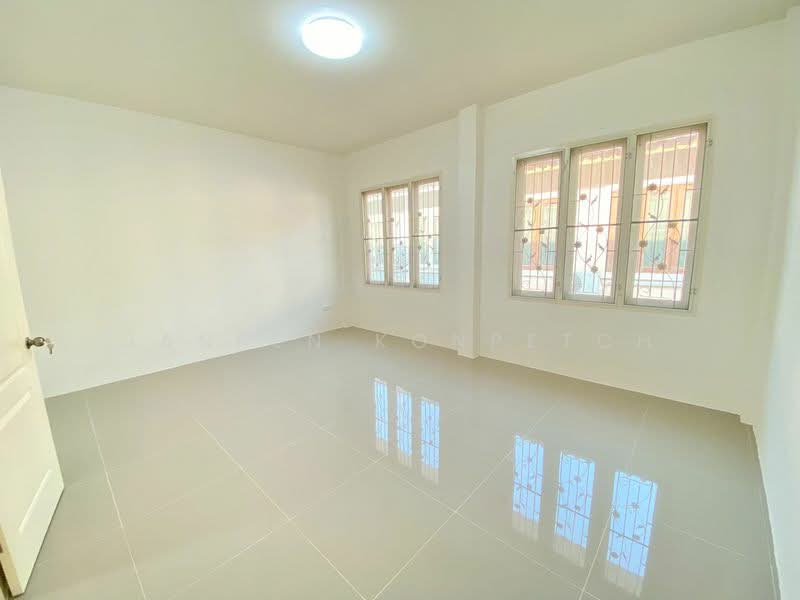 ม.เพิ่มทรัพย์, Chon Buri (Pattaya), Bueng, Si Racha, Chon Buri (Pattaya), 3 Bedrooms, 84 sqm, Semi-Detached House (Twin House) For Sale, by Janpen Konpetch, 500247824 - DDproperty.com