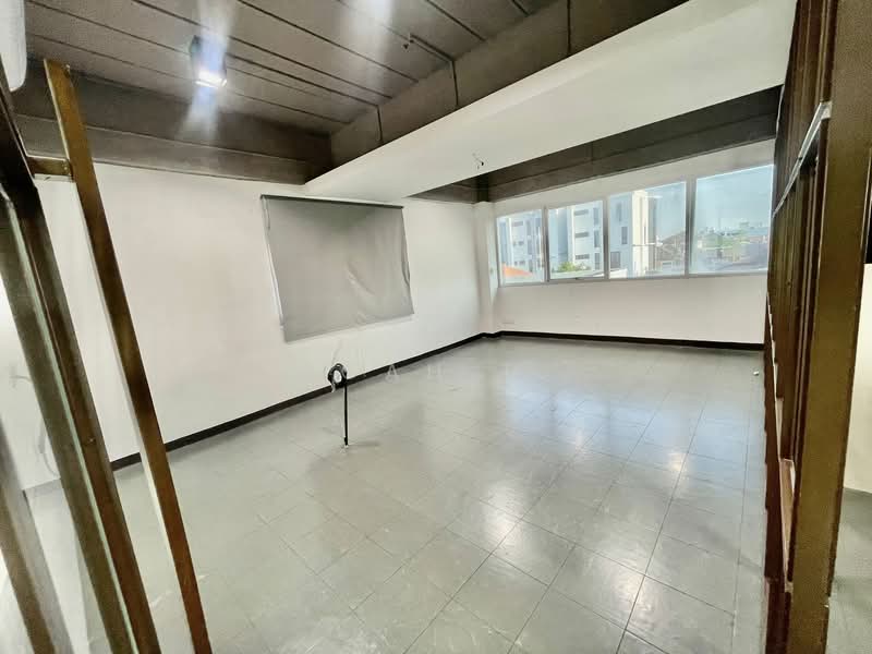 พื้นที่ให้เช่า นาคนิวาส ลาดพร้าว : Space for rent, Nak Niwas, Ladprao., กรุงเทพ, นาคนิวาส, ลาดพร้าว, ลาดพร้าว, กรุงเทพ, 240 ตร.ม., พื้นที่ขายของ ให้เช่า, โดย TOAH T., 500247861 - DDproperty.com