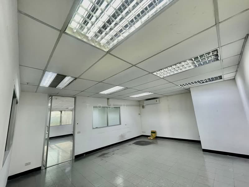 พื้นที่ให้เช่า นาคนิวาส ลาดพร้าว : Space for rent, Nak Niwas, Ladprao., Bangkok, นาคนิวาส, Lat Phrao, Lat Phrao, Bangkok, , 240 sqm, Retail Space For Rent, by TOAH T., 500247861 - DDproperty.com