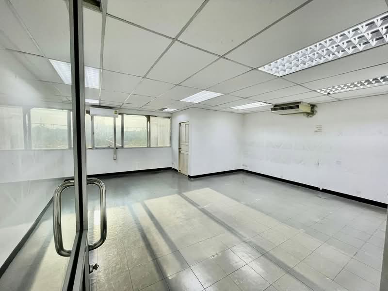 พื้นที่ให้เช่า นาคนิวาส ลาดพร้าว : Space for rent, Nak Niwas, Ladprao., กรุงเทพ, นาคนิวาส, ลาดพร้าว, ลาดพร้าว, กรุงเทพ, 240 ตร.ม., พื้นที่ขายของ ให้เช่า, โดย TOAH T., 500247861 - DDproperty.com