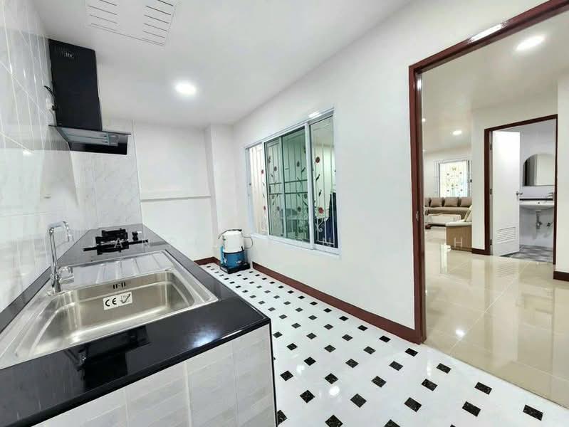 หมู่บ้าน ปาล์มวิลเลจ เครือสหพัฒน์, Chon Buri (Pattaya), Bueng, Si Racha, Chon Buri (Pattaya), 3 Bedrooms, 76 sqm, Semi-Detached House (Twin House) For Sale, by Janpen Konpetch, 500247881 - DDproperty.com