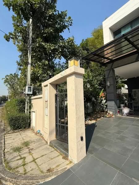 undefined, Bangkok, Khlong Song Ton Nun, Lat Krabang, Bangkok, 5 Bedrooms, 500 sqm, Single Detached House For Rent, by Patraporn Kansri, 500247894 - DDproperty.com
