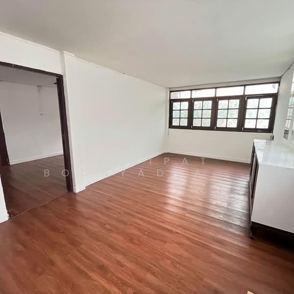 undefined, Bangkok, Hua Mak, Bang Kapi, Bangkok, 5 Bedrooms, 410 sqm, Single Detached House For Sale, by Kitnipat Boonyadhammakul, 500247918 - DDproperty.com