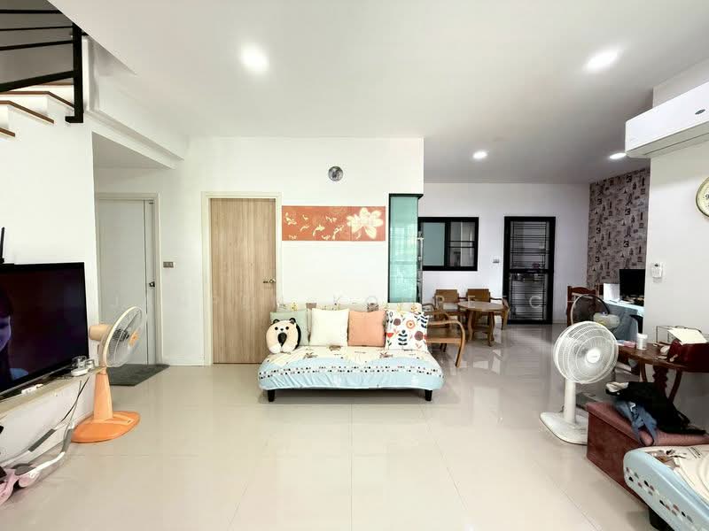 หมู่บ้านมณีรินทร์วิลเลจ แหลมฉบัง-บางละมุง, Chon Buri (Pattaya), Ta Khian Tia, Bang Lamung (Pattaya), Chon Buri (Pattaya), 4 Bedrooms, 108 sqm, Townhouse For Sale, by Janpen Konpetch, 500247923 - DDproperty.com