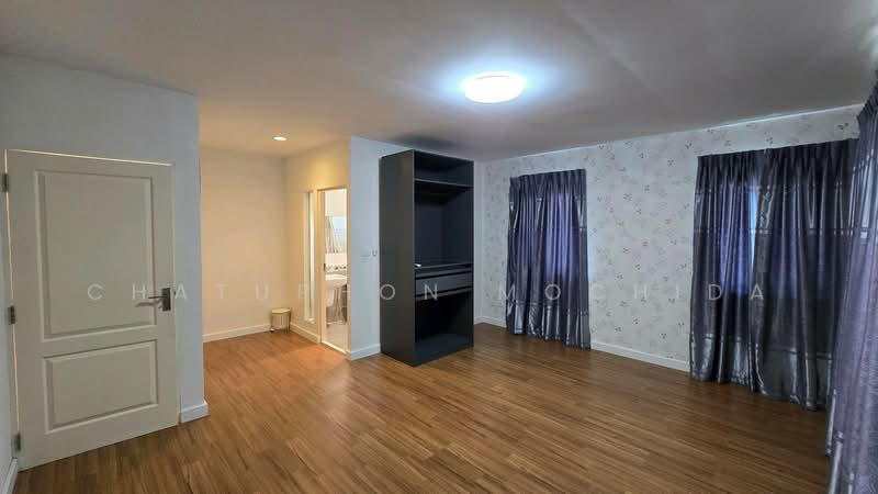 Moobaan Chollada Suvarnabhumi : หมู่บ้านชลลดา สุวรรณภูมิ, สมุทรปราการ, ถนนวัดศรีวารีน้อย, ศีรษะจรเข้น้อย, บางเสาธง, สมุทรปราการ, 320 ตร.ม., บ้านเดี่ยว ขาย, โดย Chatuphon Mochida, 500247940 - DDproperty.com