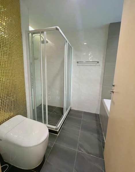 Siri At Sukhumvit, Bangkok, 902 Sukhumvit Road, Phra Kanong, Khlong Toei, Bangkok, 2 Bedrooms, 68 sqm, Condo For Rent, by Sutavee Chonlabud, 500247952 - DDproperty.com