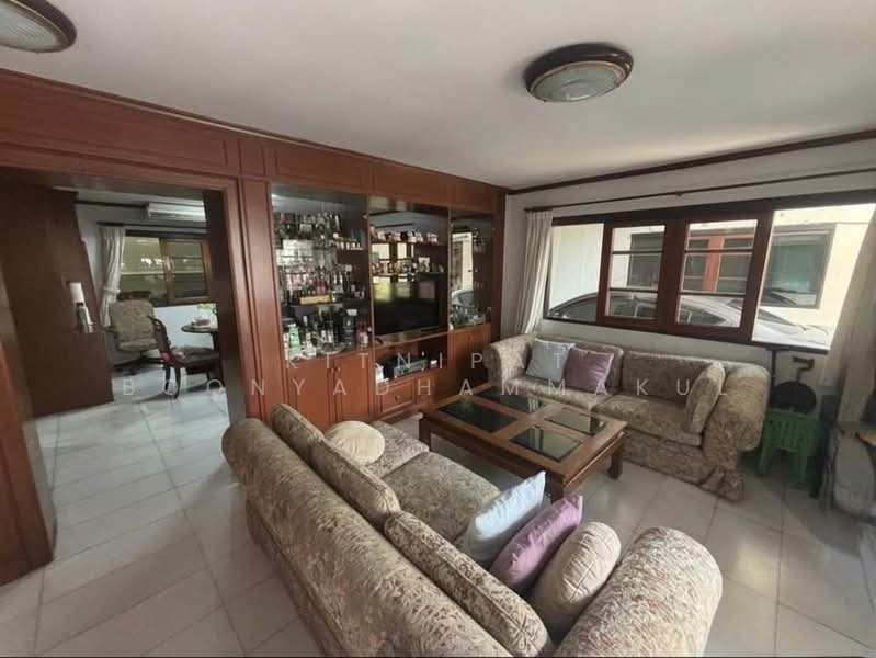 Baan Phakamas, Bangkok, Soi Moobaan Phakamas, Suan Luang, Suan Luang, Bangkok, 5 Bedrooms, 268 sqm, Single Detached House For Sale, by Kitnipat Boonyadhammakul, 500247962 - DDproperty.com