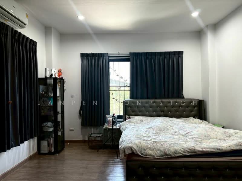 เดอะเซ็นทรัลซิตี้, Chon Buri (Pattaya), Nong - Kham, Si Racha, Chon Buri (Pattaya), 3 Bedrooms, 132 sqm, Townhouse For Sale, by Janpen Konpetch, 500247974 - DDproperty.com