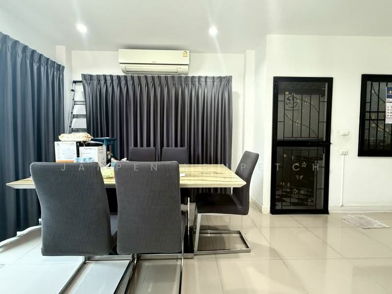 เดอะเซ็นทรัลซิตี้, Chon Buri (Pattaya), Nong - Kham, Si Racha, Chon Buri (Pattaya), 3 Bedrooms, 132 sqm, Townhouse For Sale, by Janpen Konpetch, 500247974 - DDproperty.com