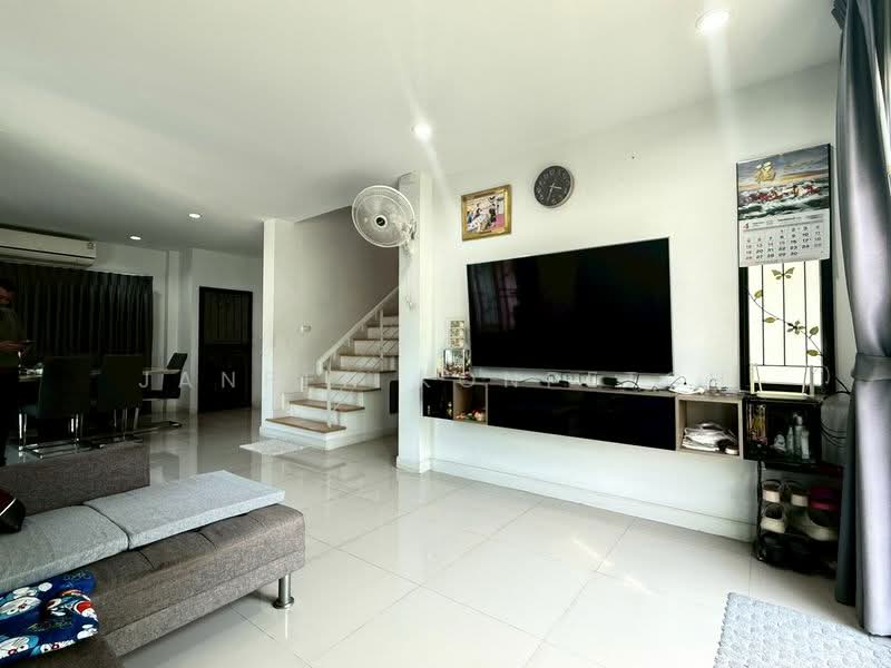 เดอะเซ็นทรัลซิตี้, Chon Buri (Pattaya), Nong - Kham, Si Racha, Chon Buri (Pattaya), 3 Bedrooms, 132 sqm, Townhouse For Sale, by Janpen Konpetch, 500247974 - DDproperty.com