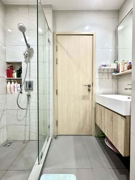 Maru Ekkamai 2, Bangkok, 70-5 Sukhumvit 63 Road, Phra Kanong Nua, Watthana, Bangkok, 1 Bedroom, 35 sqm, Condo For Sale, by Pattaporn Yongsungnone, 500247982 - DDproperty.com