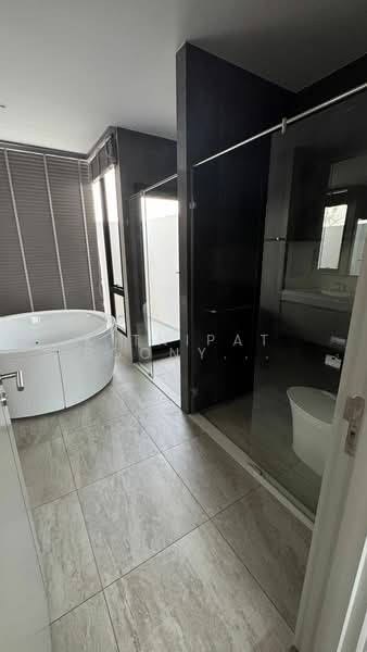 Malton Gates Krungthep Kreetha, Bangkok, Srinakarin-Romklao Road (New Krungthep Kreetha), Saphan Sung, Saphan Sung, Bangkok, 5 Bedrooms, 570 sqm, Single Detached House For Rent, by Kitnipat Boonyadhammakul, 500247995 - DDproperty.com