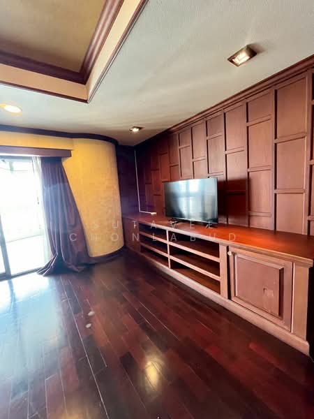 State Tower, Bangkok, 1055 Silom Road, Silom, Bang Rak, Bangkok, 1 Bedroom, 83 sqm, Condo For Rent, by Sutavee Chonlabud, 500248012 - DDproperty.com