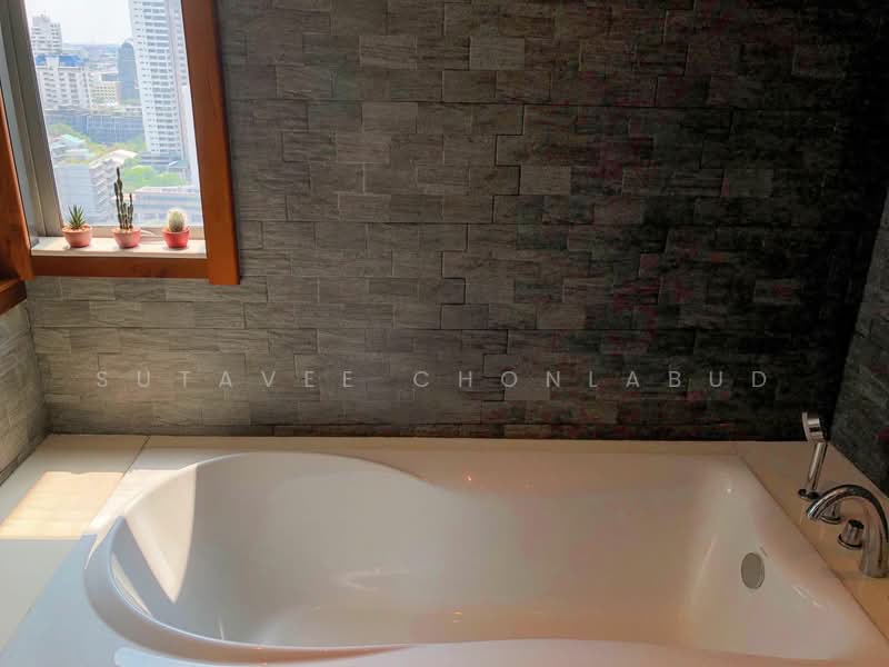 H Sukhumvit 43, Bangkok, 28 Sukhumvit 34 Road, Khlong Tan Nua, Watthana, Bangkok, 1 Bedroom, 44 sqm, Condo For Rent, by Sutavee Chonlabud, 500248024 - DDproperty.com