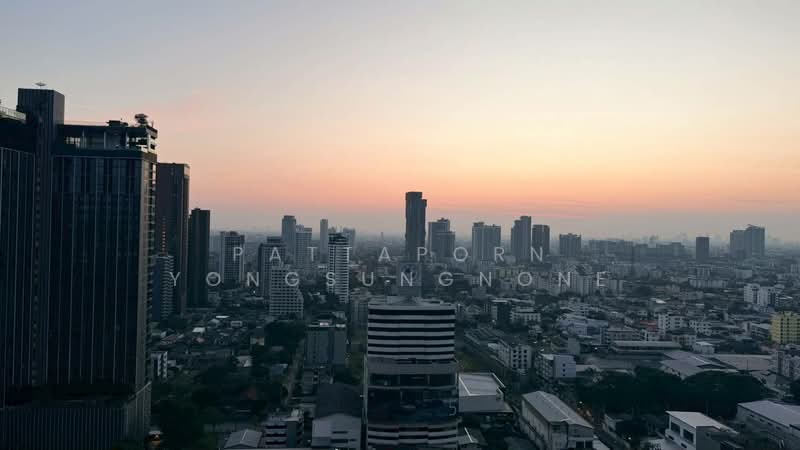 Equinox Phahol Vibha, Bangkok, 345 Paholyothin Road, Jom Phon, Chatuchak, Bangkok, 1 Bedroom, 39 sqm, Condo For Sale, by Pattaporn Yongsungnone, 500248037 - DDproperty.com