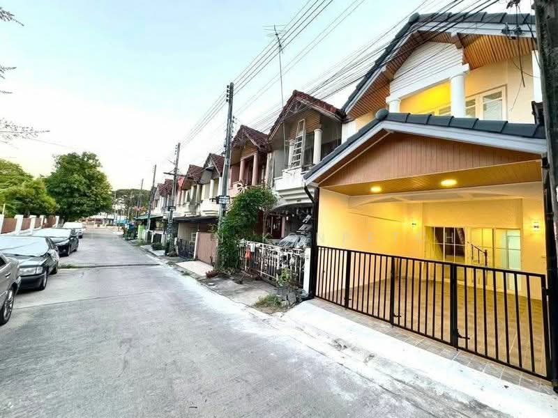 หมู่บ้านศรีราชาปาร์ค-หลังตลาดวรกิจ, ชลบุรี, บึง, ศรีราชา, ชลบุรี, 72 ตร.ม., ทาวน์เฮ้าส์ ขาย, โดย Janpen Konpetch, 500248117 - DDproperty.com