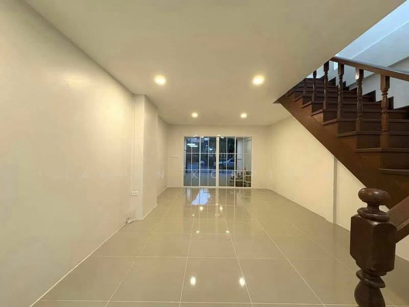หมู่บ้านศรีราชาปาร์ค-หลังตลาดวรกิจ, Chon Buri (Pattaya), Bueng, Si Racha, Chon Buri (Pattaya), 2 Bedrooms, 72 sqm, Townhouse For Sale, by Janpen Konpetch, 500248117 - DDproperty.com