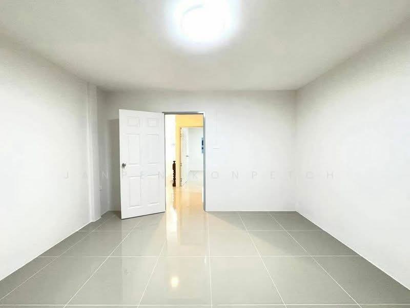 หมู่บ้านศรีราชาปาร์ค-หลังตลาดวรกิจ, Chon Buri (Pattaya), Bueng, Si Racha, Chon Buri (Pattaya), 2 Bedrooms, 72 sqm, Townhouse For Sale, by Janpen Konpetch, 500248117 - DDproperty.com