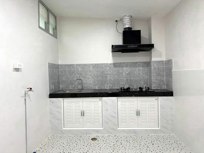 หมู่บ้านศรีราชาปาร์ค-หลังตลาดวรกิจ, Chon Buri (Pattaya), Bueng, Si Racha, Chon Buri (Pattaya), 2 Bedrooms, 72 sqm, Townhouse For Sale, by Janpen Konpetch, 500248117 - DDproperty.com