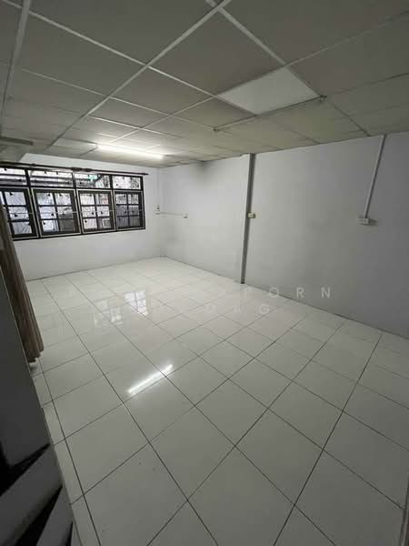 2-BR Townhouse, Bangkok, Wong Sawang, Bang Sue, Bangkok, 2 Bedrooms, 93 sqm, Townhouse For Sale, by Phitchaporn Buamag, 500248121 - DDproperty.com