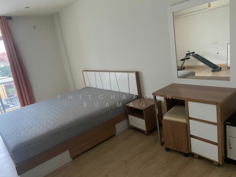 4-BR Townhouse, Bangkok, Khlong Chan, Bang Kapi, Bangkok, 4 Bedrooms, 350 sqm, Townhouse For Rent, by Phitchaporn Buamag, 500248139 - DDproperty.com