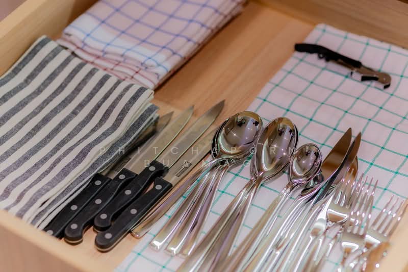 Sunshine Condominium, Bangkok, 40 Bang Na-Trat 32 Alley, Bang Na, Bang Na, Bangkok, 2 Bedrooms, 110 sqm, Condo For Rent, by Phitchaporn Buamag, 500248140 - DDproperty.com