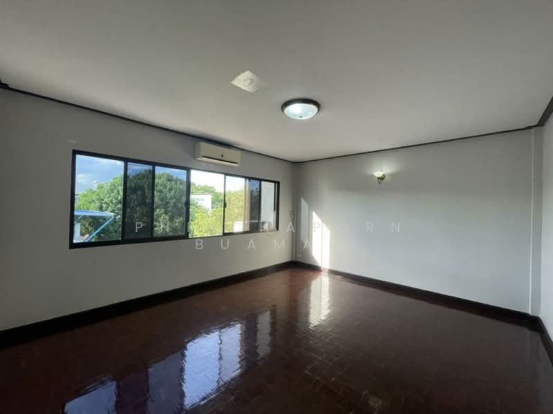 4-BR Townhouse, Bangkok, Bang Na Tai, Bang Na, Bangkok, 4 Bedrooms, 250 sqm, Townhouse For Rent, by Phitchaporn Buamag, 500248153 - DDproperty.com