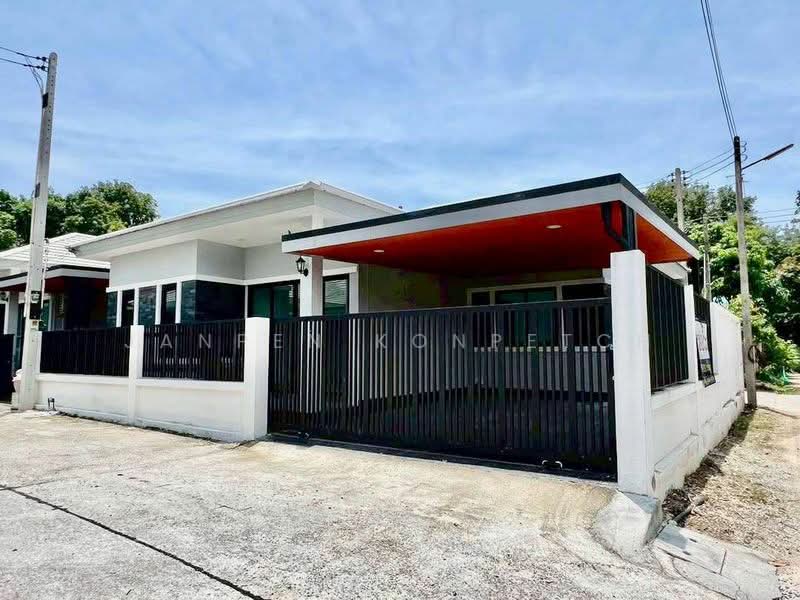 บ้านสร้างใหม่พร้อมอยู่ ซอยวัดจีน, Chon Buri (Pattaya), Surasak, Si Racha, Chon Buri (Pattaya), 3 Bedrooms, 160 sqm, Single Detached House For Sale, by Janpen Konpetch, 500248171 - DDproperty.com