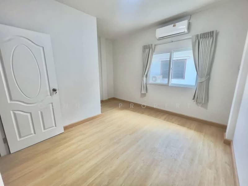 Moobaan Mueang Pracha Hatairat 35, Bangkok, Hatairat Road, Sam Wa Tawan Tok, Khlong Sam Wa, Bangkok, 3 Bedrooms, 21 sqm, Townhouse For Sale, by Connex Property, 500248173 - DDproperty.com