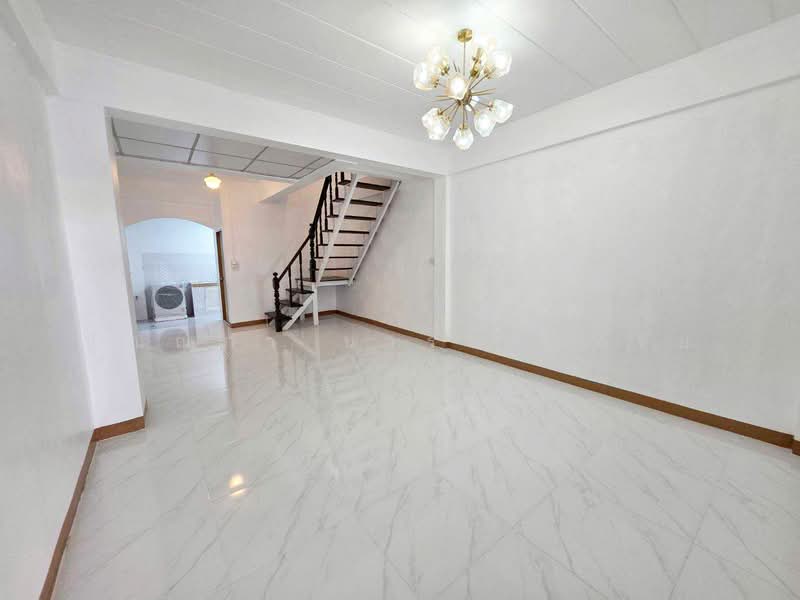 ทาวน์เฮ้าส์รีโนเวท บ้านทรัพย์ดินทอง เทพารักษ์, Samut Prakan, เทพารักษ์, Thepharak, Muang Samut Prakarn, Samut Prakan, 2 Bedrooms, 89 sqm, Townhouse For Sale, by ปุณณภา นารานนทชัย, 500248176 - DDproperty.com