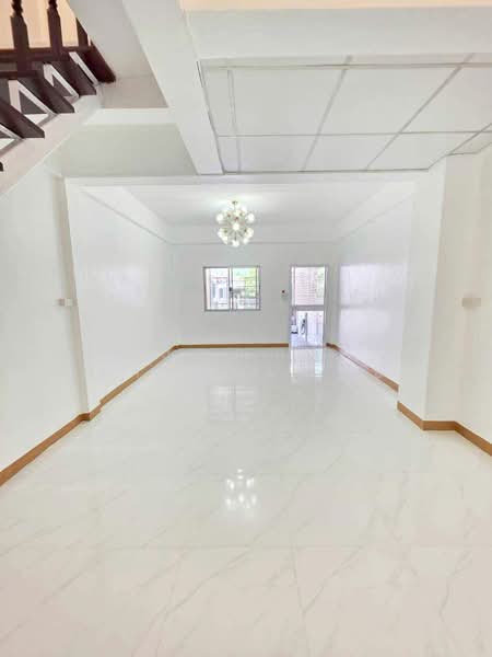 ทาวน์เฮ้าส์รีโนเวท บ้านทรัพย์ดินทอง เทพารักษ์, Samut Prakan, เทพารักษ์, Thepharak, Muang Samut Prakarn, Samut Prakan, 2 Bedrooms, 89 sqm, Townhouse For Sale, by ปุณณภา นารานนทชัย, 500248176 - DDproperty.com