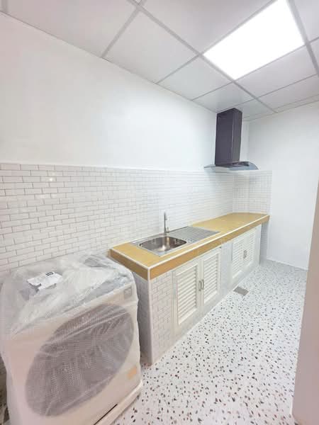 ทาวน์เฮ้าส์รีโนเวท บ้านทรัพย์ดินทอง เทพารักษ์, Samut Prakan, เทพารักษ์, Thepharak, Muang Samut Prakarn, Samut Prakan, 2 Bedrooms, 89 sqm, Townhouse For Sale, by ปุณณภา นารานนทชัย, 500248176 - DDproperty.com