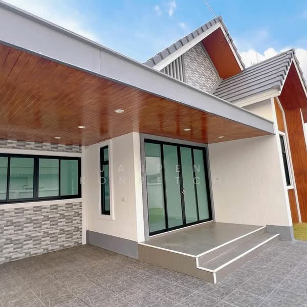 บ้านเดี่ยวสร้างใหม่ สไตล์นอร์ดิก, Chon Buri (Pattaya), Bueng, Si Racha, Chon Buri (Pattaya), 3 Bedrooms, 264 sqm, Single Detached House For Sale, by Janpen Konpetch, 500248188 - DDproperty.com
