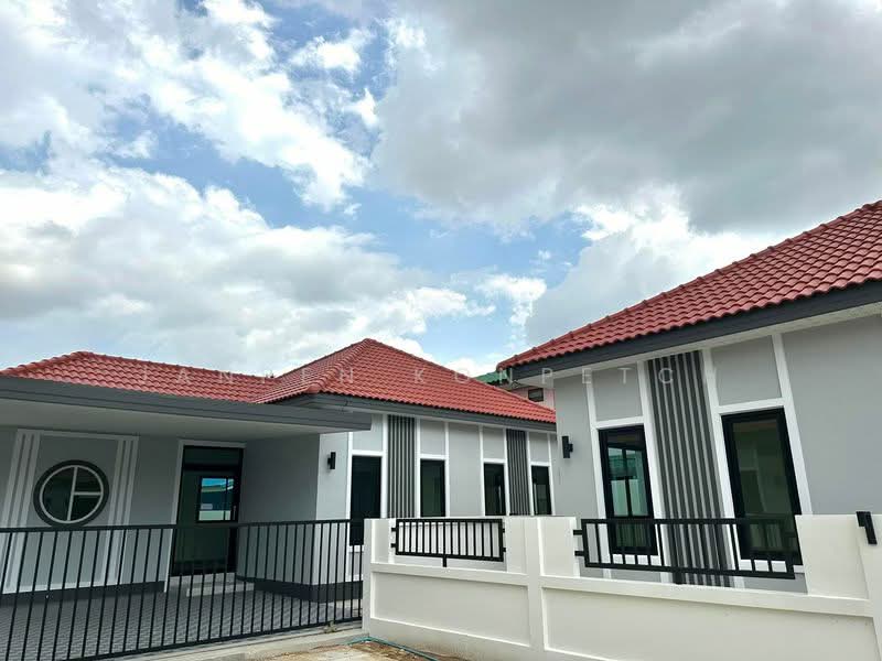 บ้านเดี่ยวทําเลดี 📌พิกัด บึง-ศรีราชา สะดวกสบาย🏠, Chon Buri (Pattaya), Bueng, Si Racha, Chon Buri (Pattaya), 3 Bedrooms, 120 sqm, Single Detached House For Sale, by Janpen Konpetch, 500248205 - DDproperty.com