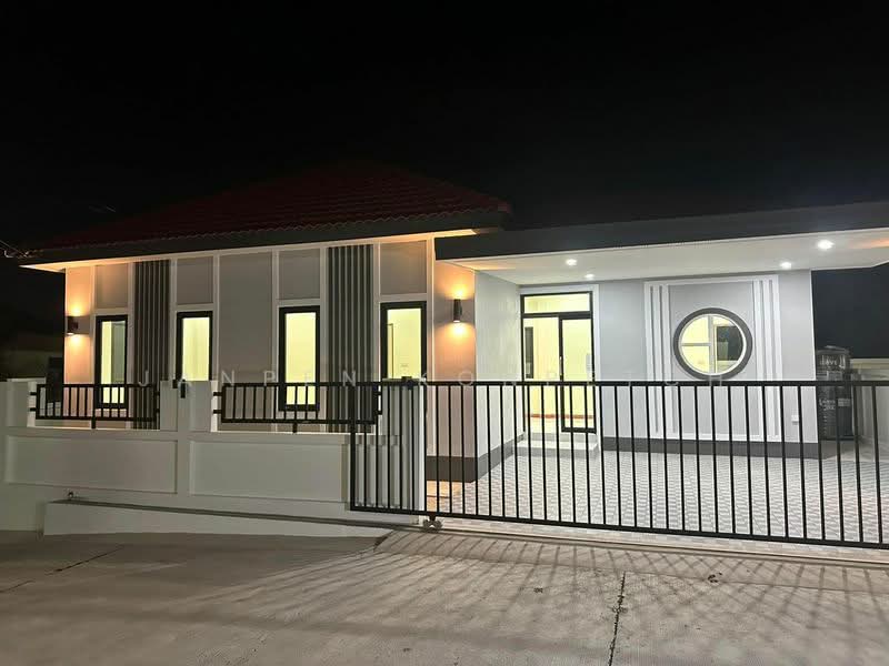 บ้านเดี่ยวทําเลดี 📌พิกัด บึง-ศรีราชา สะดวกสบาย🏠, Chon Buri (Pattaya), Bueng, Si Racha, Chon Buri (Pattaya), 3 Bedrooms, 120 sqm, Single Detached House For Sale, by Janpen Konpetch, 500248205 - DDproperty.com