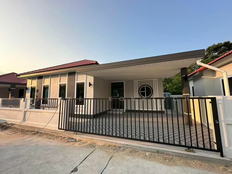บ้านเดี่ยวทําเลดี 📌พิกัด บึง-ศรีราชา สะดวกสบาย🏠, Chon Buri (Pattaya), Bueng, Si Racha, Chon Buri (Pattaya), 3 Bedrooms, 120 sqm, Single Detached House For Sale, by Janpen Konpetch, 500248205 - DDproperty.com