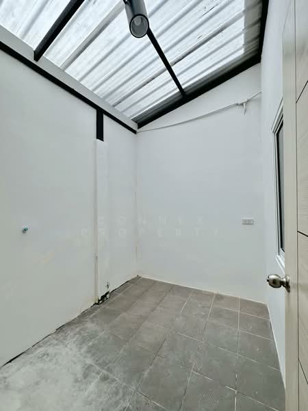 Chat Kaeo Bang Kapi Village, Bangkok, Happyland Road, Khlong Chan, Bang Kapi, Bangkok, 2 Bedrooms, 200 sqm, Townhouse For Sale, by Connex Property, 500248208 - DDproperty.com