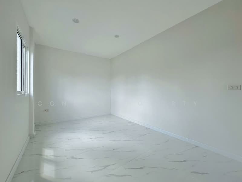 Chat Kaeo Bang Kapi Village, Bangkok, Happyland Road, Khlong Chan, Bang Kapi, Bangkok, 2 Bedrooms, 200 sqm, Townhouse For Sale, by Connex Property, 500248208 - DDproperty.com