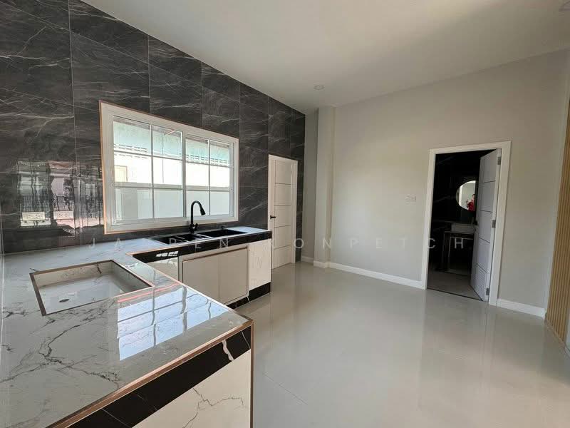 โรงโป๊ะสังกะเปรียว #หนองแขวะ, Chon Buri (Pattaya), Ta Khian Tia, Bang Lamung (Pattaya), Chon Buri (Pattaya), 3 Bedrooms, 240 sqm, Single Detached House For Sale, by Janpen Konpetch, 500248220 - DDproperty.com