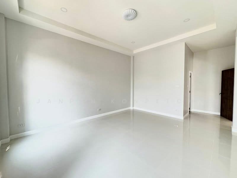 โรงโป๊ะสังกะเปรียว #หนองแขวะ, Chon Buri (Pattaya), Ta Khian Tia, Bang Lamung (Pattaya), Chon Buri (Pattaya), 3 Bedrooms, 240 sqm, Single Detached House For Sale, by Janpen Konpetch, 500248220 - DDproperty.com
